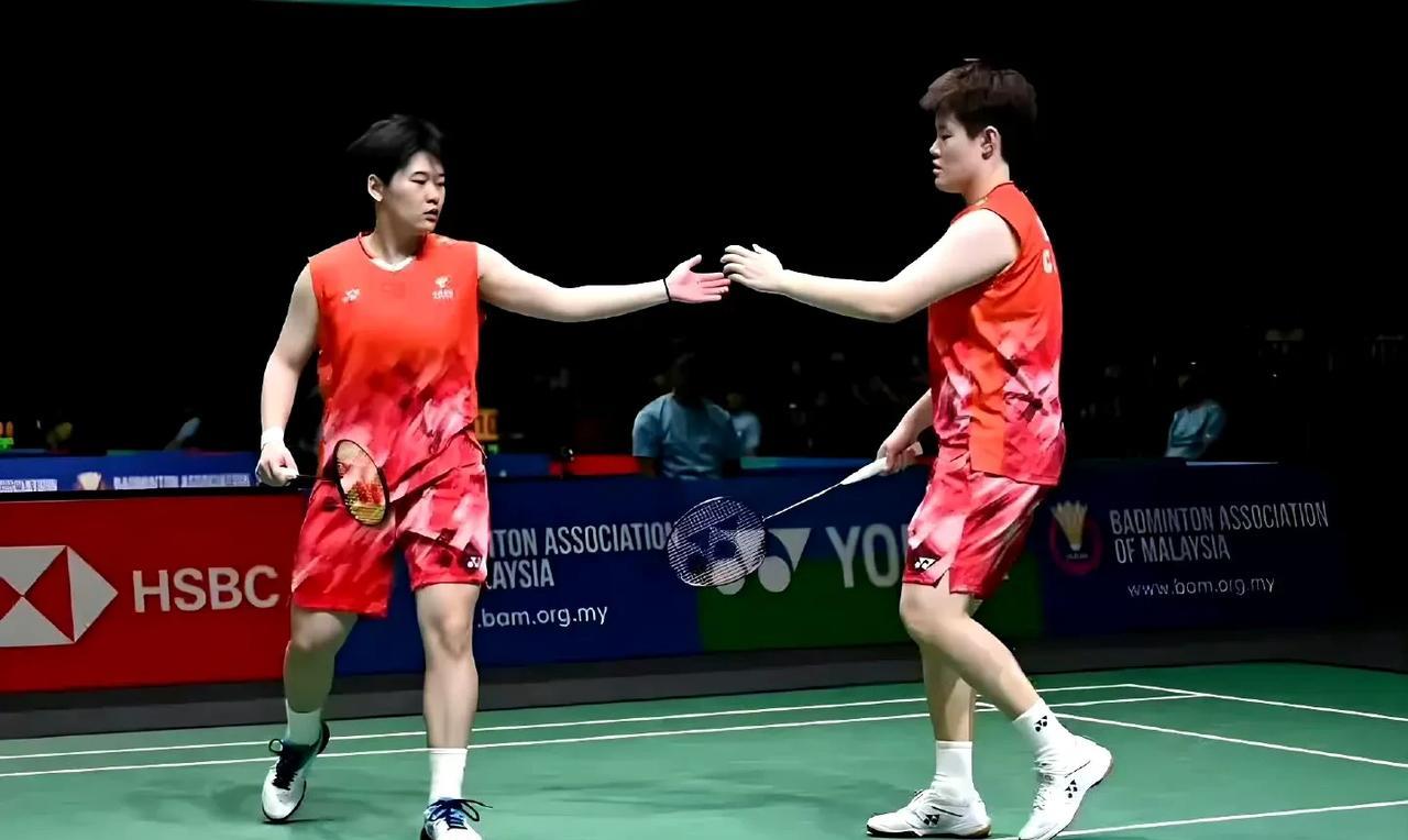 #圣坛组合世锦赛开门红##圣坛组合2比0瑞士组合#砍瓜切菜，圣坛组合直落两局晋