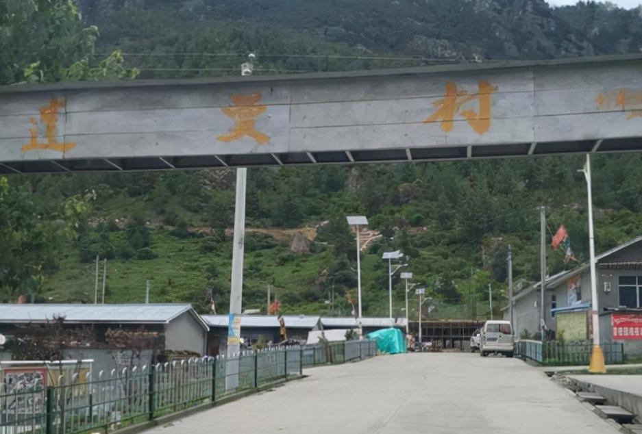 是中国政府给了我们一个家！2003年5月26日，漂流多年、不被任何国家认可的达曼