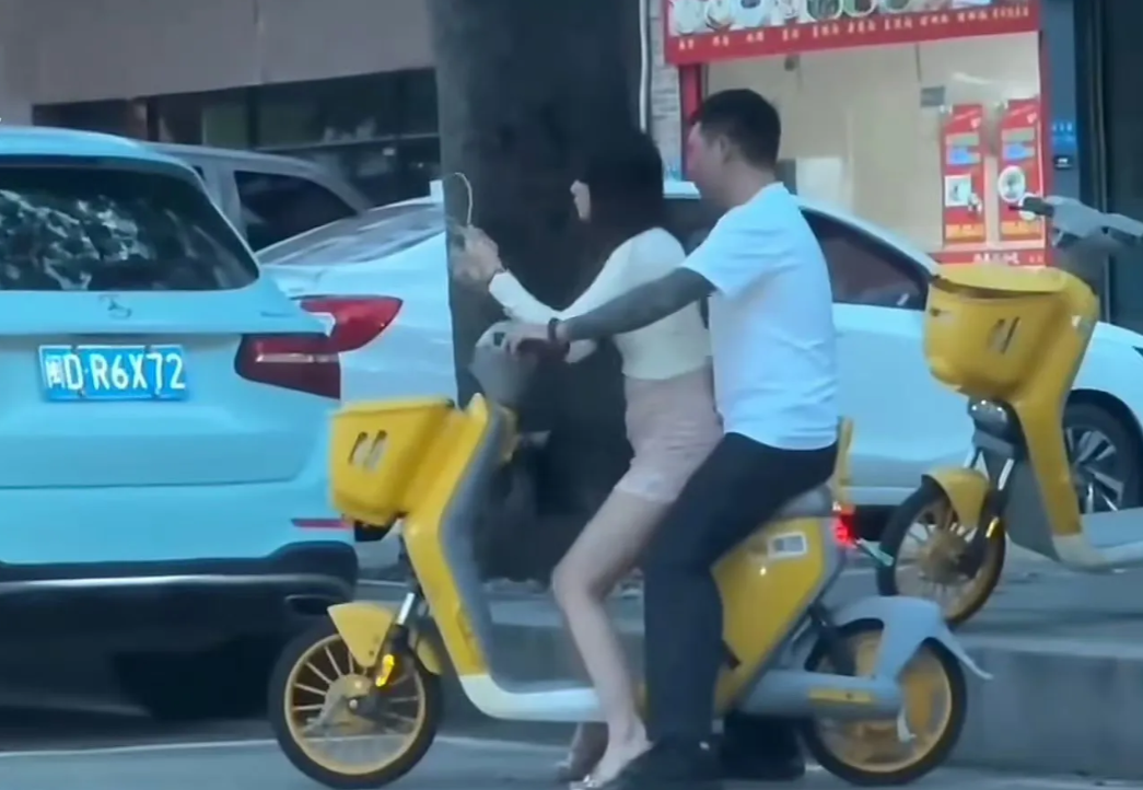 大哥今天是大G忘开了吧…..