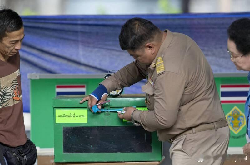 泰国选举曝“每票500泰铢”疑似贿选女村民拍视频自曝：我还没领到钱海外新鲜事