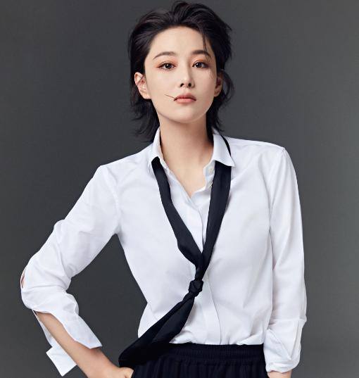 主持人问张馨予:“你多少岁结婚的？”张馨予说:“31岁，如果我没有遇到我老公，那
