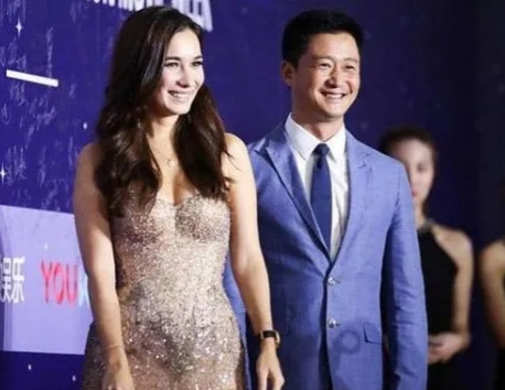 当年，吴京拍摄《战狼2》时给卢靖姗打电话：“我现在有一部戏，你愿意做女主角么？”