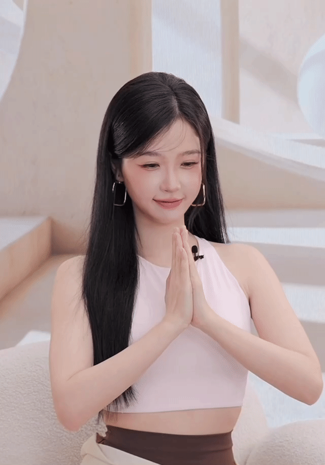 虞书欣直播我女鹅太🉑爱了，好会给我们观众情绪价值啊甜妹天花板