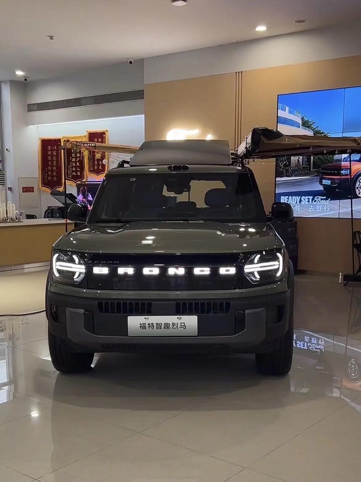 方盒子造型配上新能源动力，福特这次的新车话题度直接拉满。但抛开营销话术，它到底是