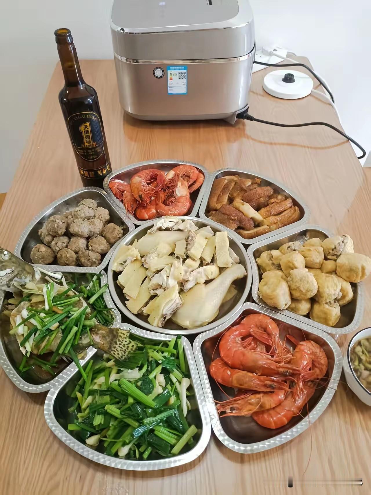 同事说，她年年为同一件事生气，同事的老公有个哥哥，她老公什么事都听哥哥的，而他哥