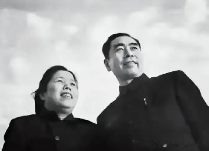 1976年，周恩来病逝前嘱咐妻子邓颖超：“小超啊，我不在了，你不要住在西花厅了，