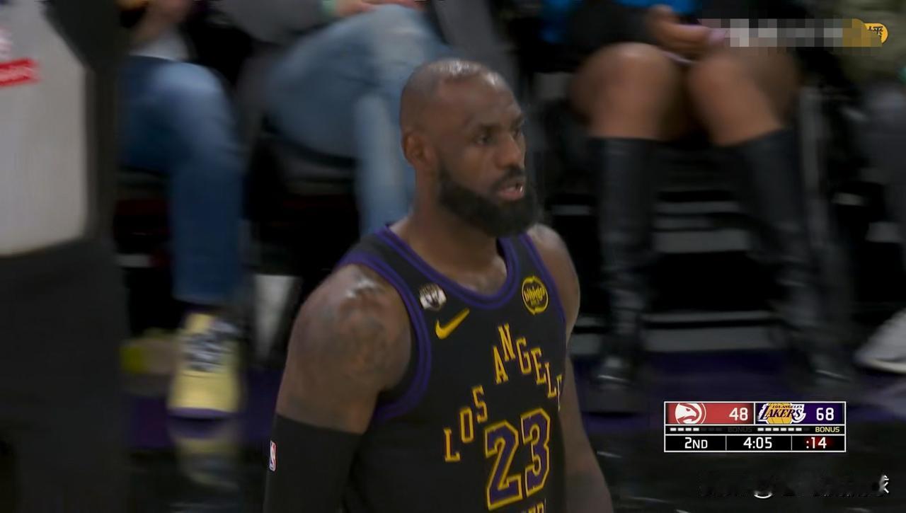 湖人超级巨星詹姆斯真是太夸张了！在今天湖人主场以141：116大胜老鹰的比赛中，