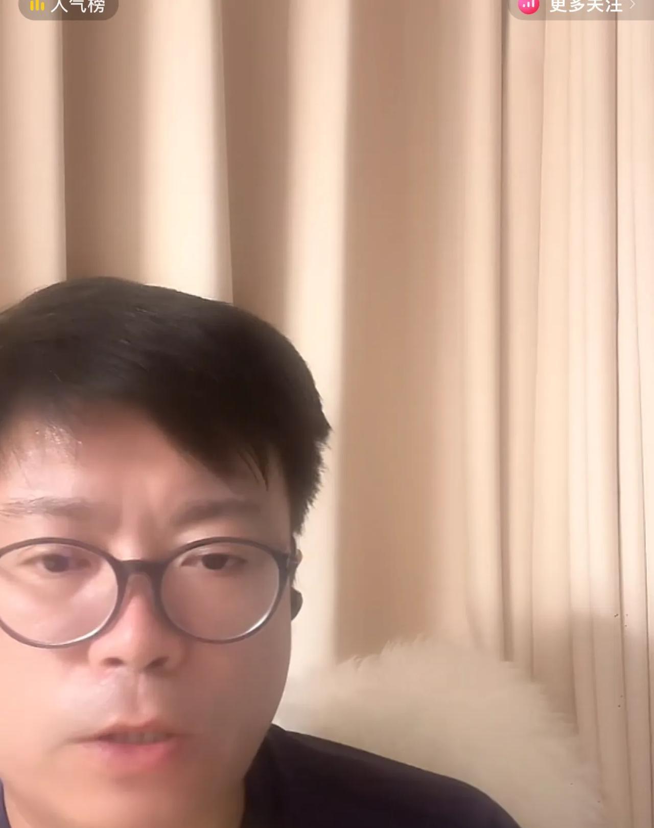 北青体育记者肖赧透露，中国足协在世预赛18强赛后，曾计划为伊万准备一份为期一个月