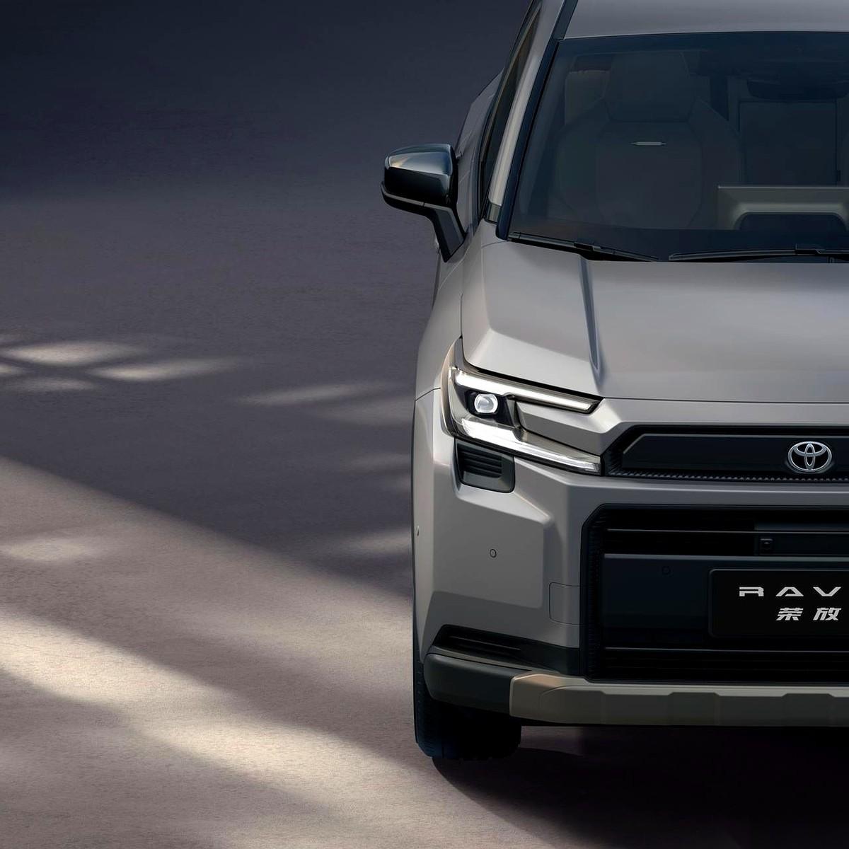 我跟你说，现在车企真的都杀疯了。15万出头的RAV4，上来就全系标配9个安全气