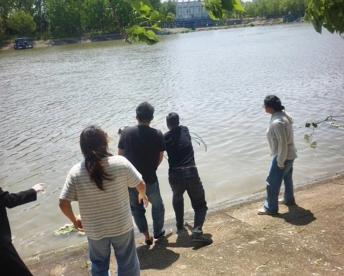 5月14日杭州网报道，江苏盐城，一对兄妹冒着生命危险救下了四名落水者。本该是一段