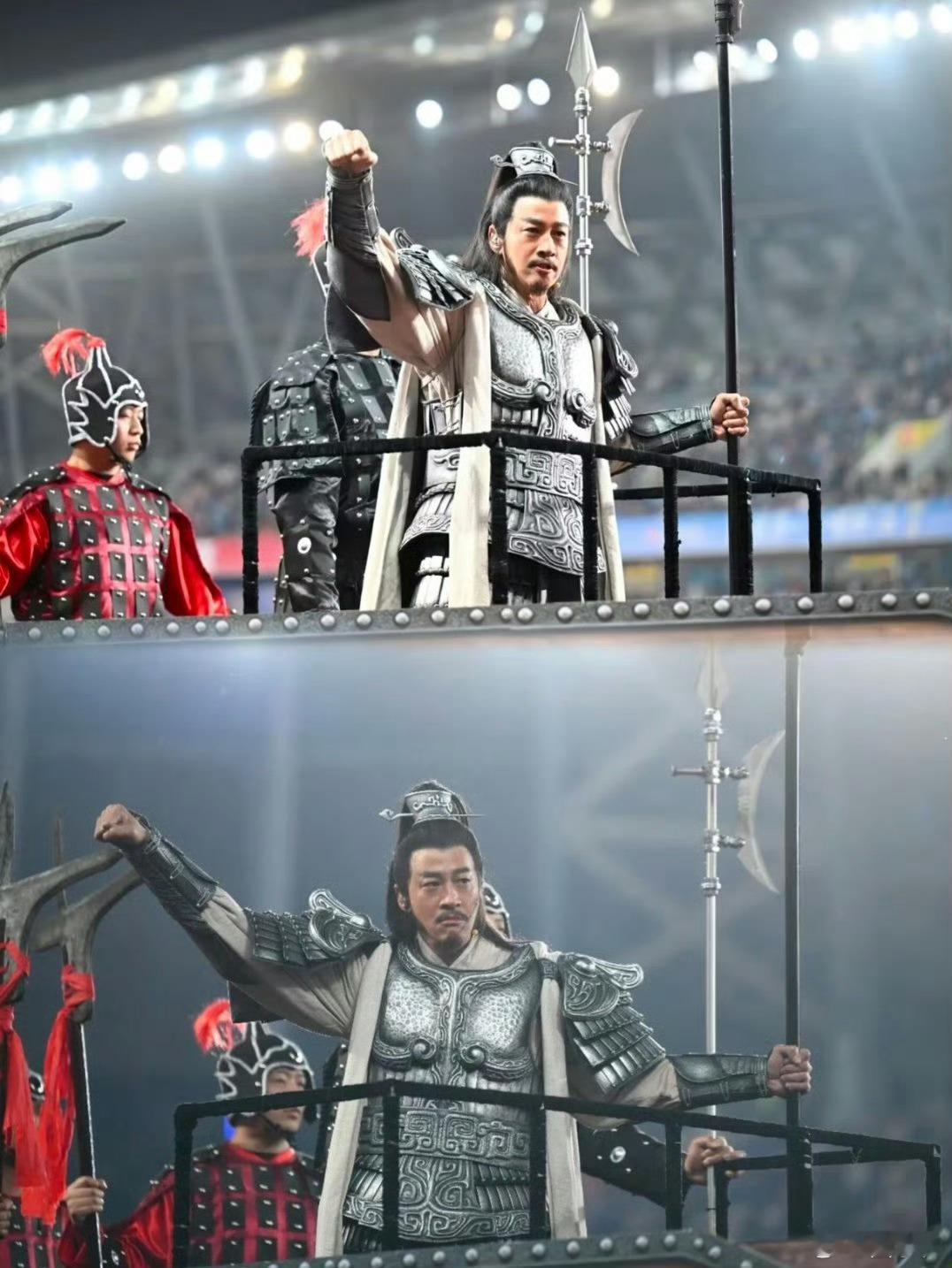 何润东霸王全妆何润东这次霸王装亮相，造型还是当年的样子，战甲复刻得挺还原，身材保