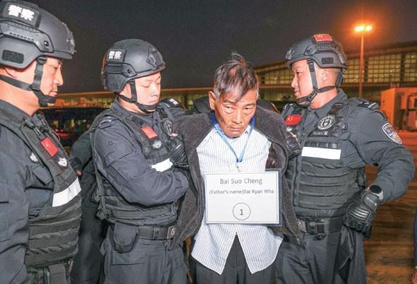 缅北白家罪行公布：拥兵自重捞金近300亿，致6名中国人被杀以白所成为首的21名
