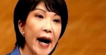 就在中日关系愈演愈烈的时候，一个诡异的现象发生了，现在不仅是美国在给咱们“递刀子