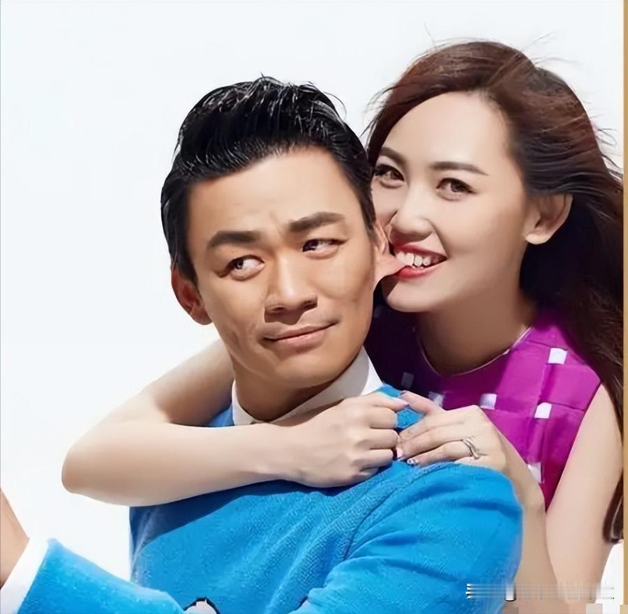 2015年，王宝强给家里打电话，足足等了一分钟才打通，电话接通后，马蓉立马劈头盖