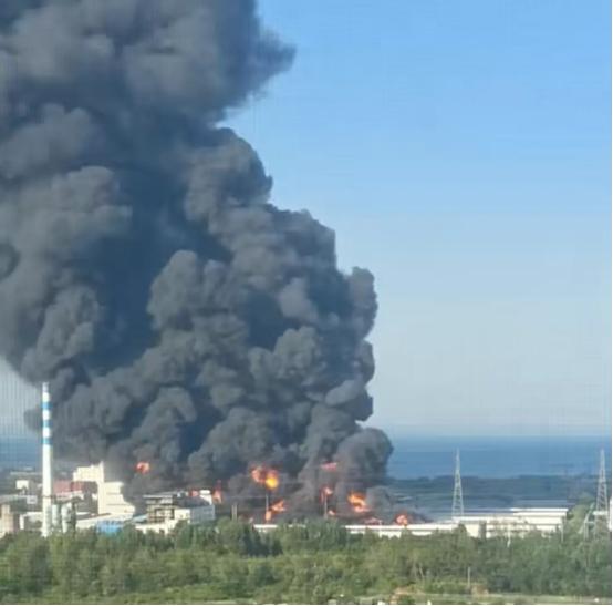 4100亿国企旗下仓库大火，烧掉7200吨期货橡胶：一场“安全管理培训”后的荒诞