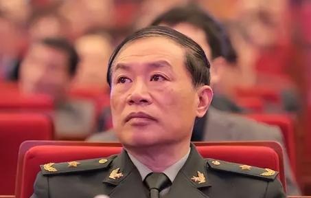 军报怒批“违规吃喝”，很多人以为这只是为了帮国家省点招待费。错了！真相是北京已经