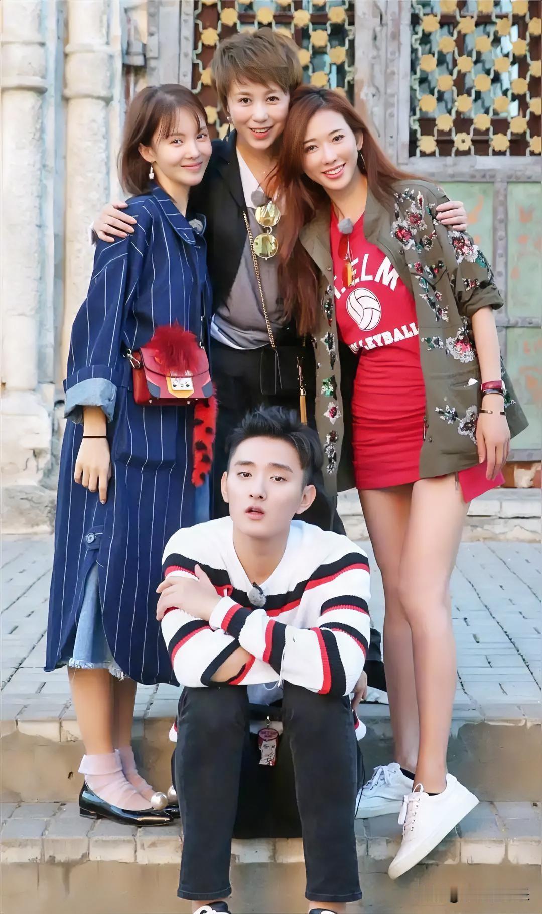 三个大美女，金晨、马丽和林志玲，一个比一个靓，一个比一个气质，你觉得谁美？谁的气