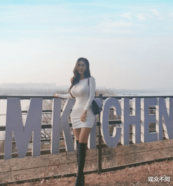 韩国犯规级女模Candyseul, 天使与魔鬼的结合体, 身材不输卡戴珊