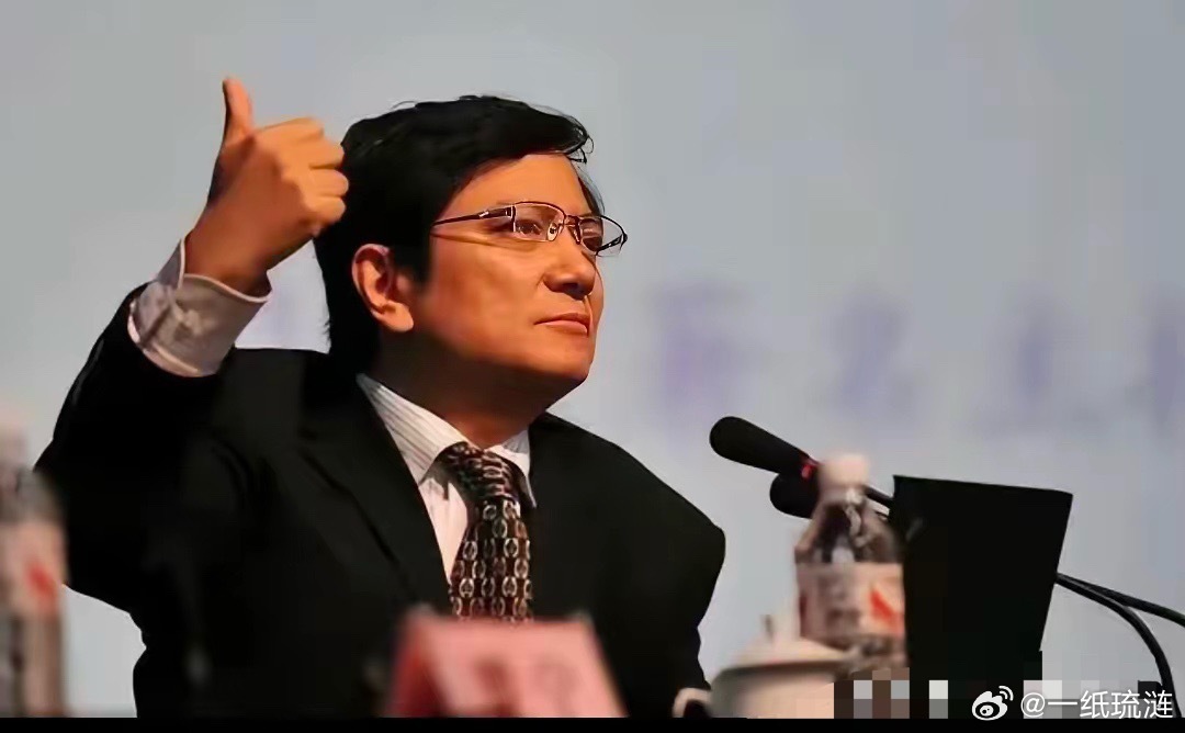 老外的机器狗都已经装上步枪参加演习了。连深海探测都用上了最前沿的AI技术。我就纳