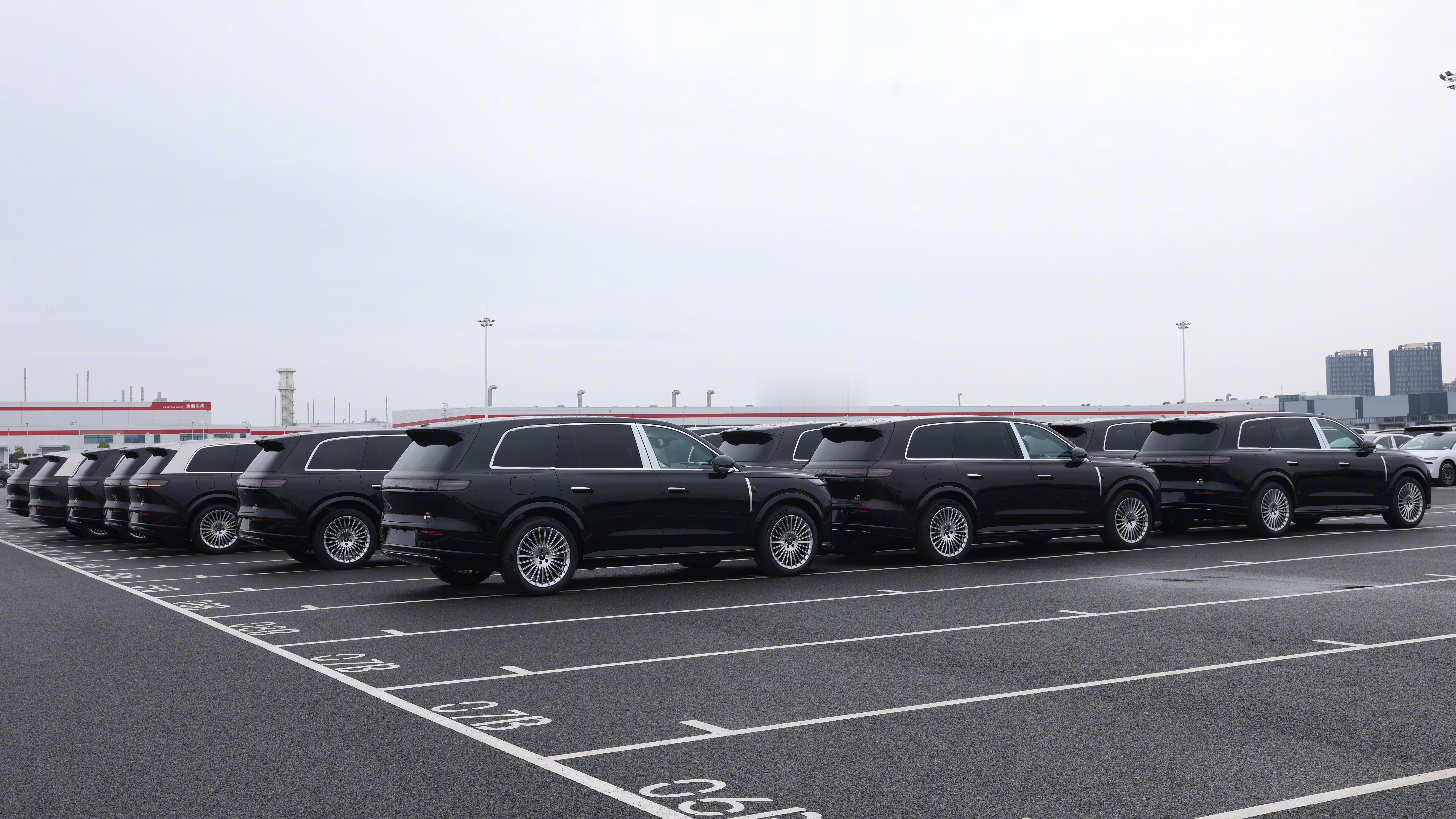 5.2秒破百！1400km综合续航！岚图泰山堪称新能源六边形战士。800V平台+