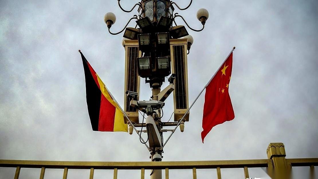 有时候看新闻，真跟看喜剧似的，看着看着就笑不出来了。德国，那个搞工业搞得那么牛