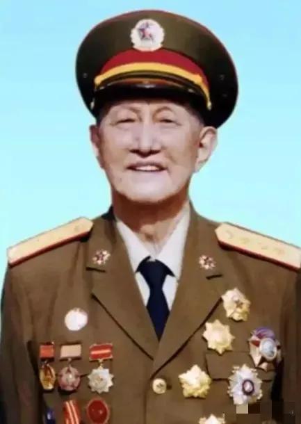 1960年，洪学智担任吉林农机厅厅长，有一个处长刚见面就抱怨：“你怎么来得这么晚