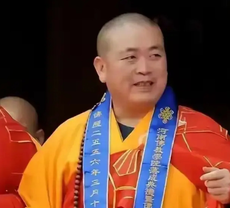 十来年前去少林寺玩，亲身体会到了它的黑。真是一步一个坑，每一句话都是坑，总之就是