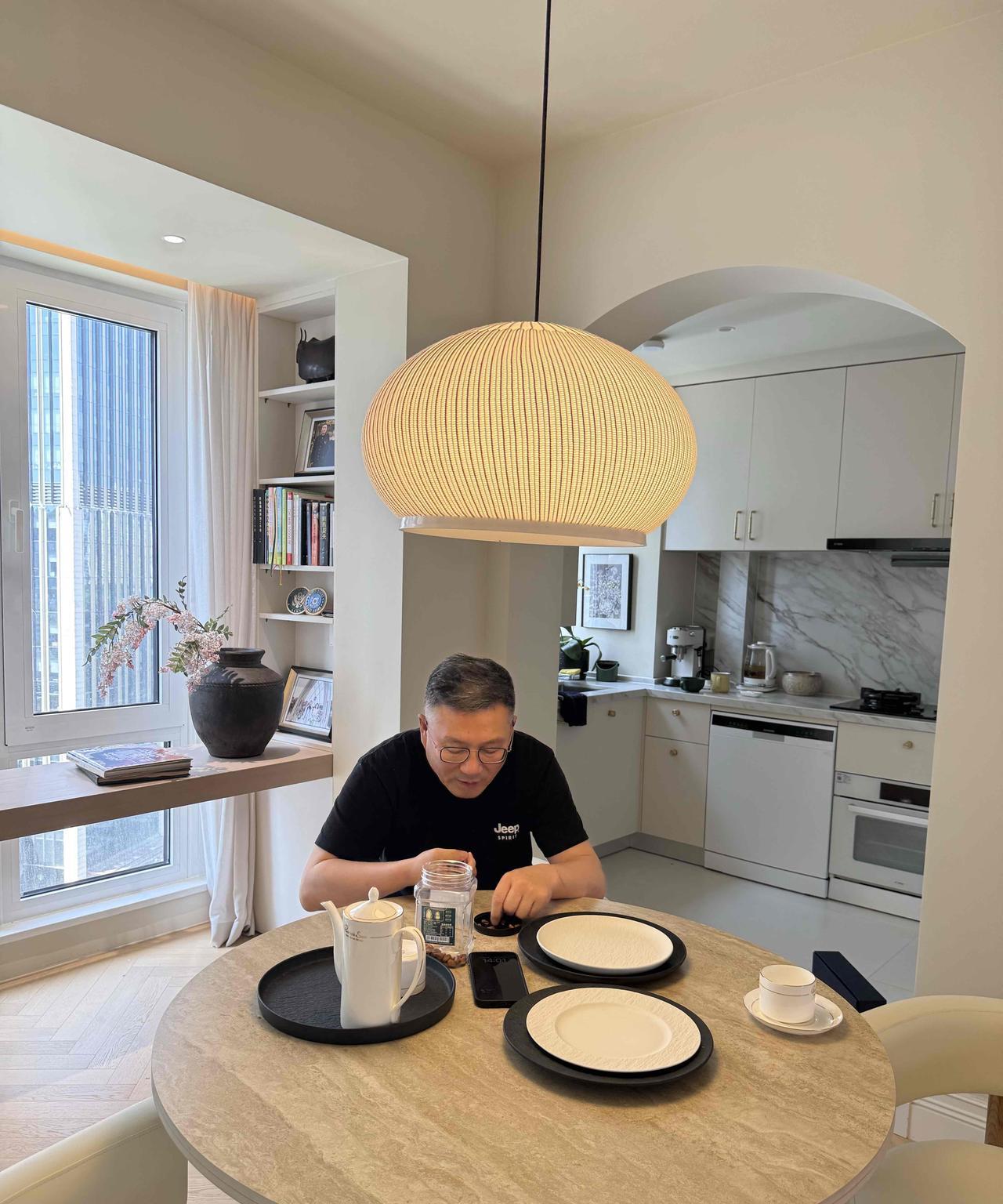 去儿子家时，发现他家买的松树籽特别好吃，豆角哥回家就开买，然后一发不可收拾了。