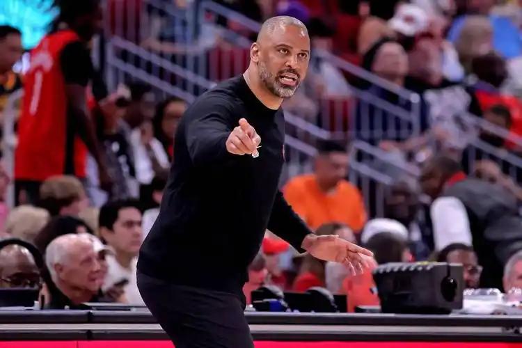 乌度卡再输团队篮球的斯波火箭输给热火，乌度卡再次被斯波戏耍了，不管是攻守转换