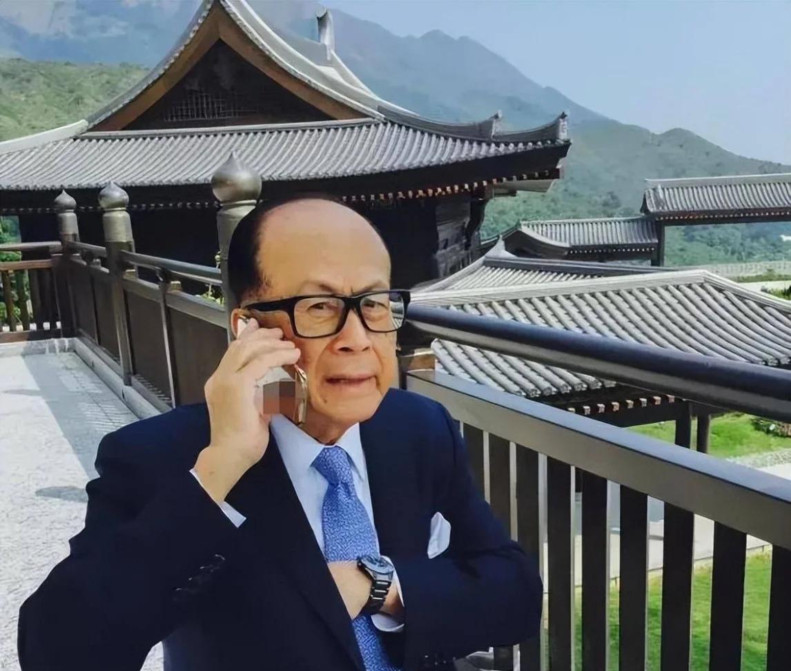 李嘉诚信佛，在香港人尽皆知没想到的是，居然投资35亿建寺庙，这就是位于香港的