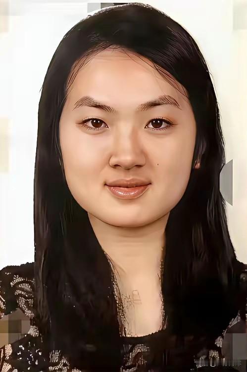 二公主真是改头换面了！翻开她早期在哈佛的毕业照，阔脸塌鼻，单眼皮，眼尾