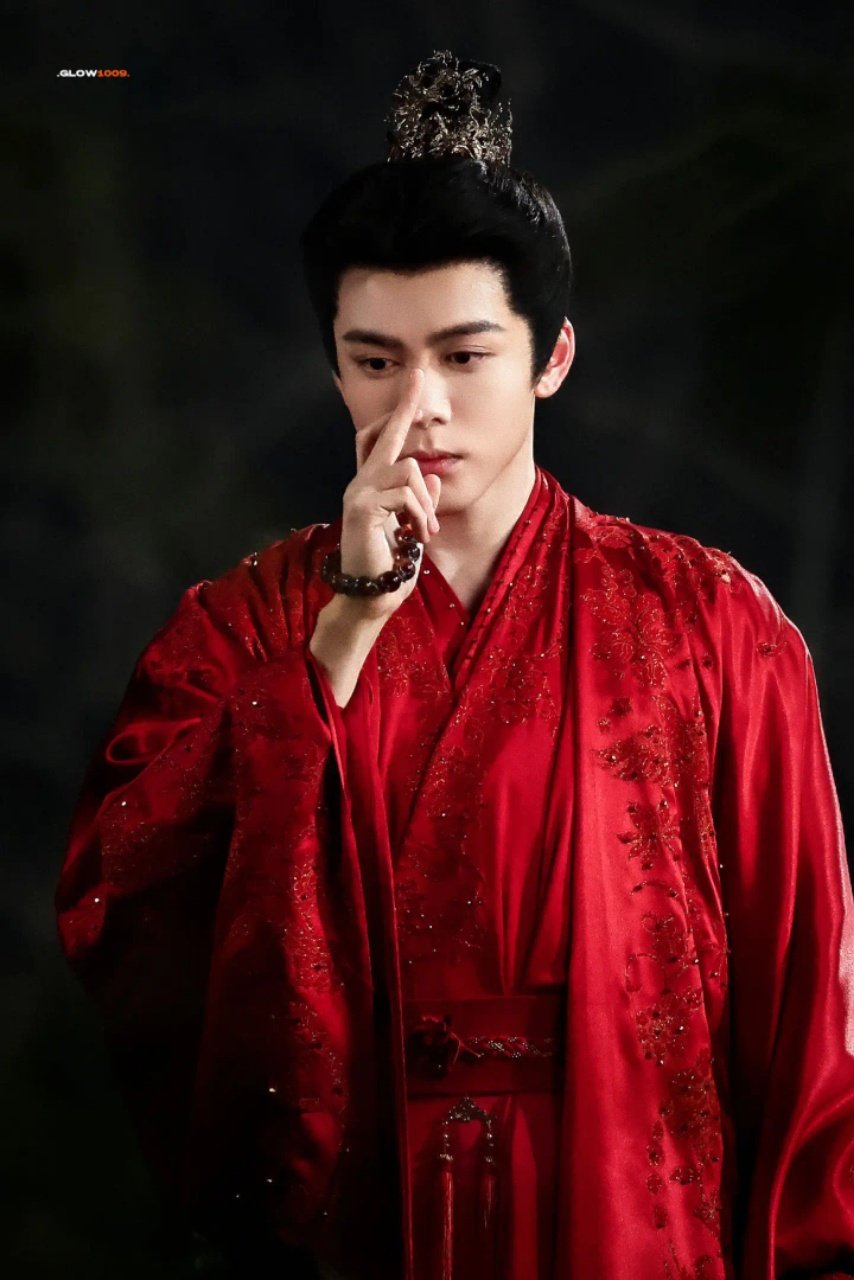 曾舜晞最不像郭敬明男主曾舜晞在郭敬明镜头里都有性张力谁懂这种反差感啊！武拾光表