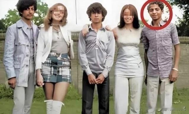 历史老照片：少年时的本拉登1971年，奥萨马·本·拉登在英国牛津。照片中的