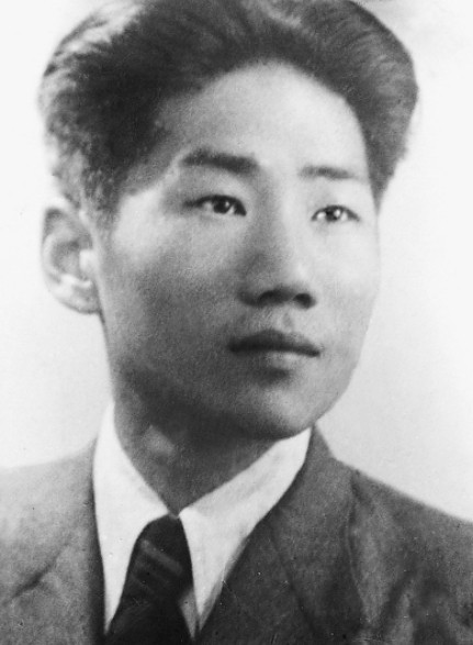 “朱德同志是你叫的？”1946年，毛岸英兴冲冲地跑进毛主席的办公室，炫耀自己早上