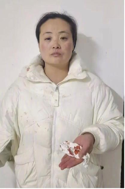 2011年，辽宁25岁的商文娟不顾父母反对远嫁湖北恩施。婚后不久，丈夫罗某便露出