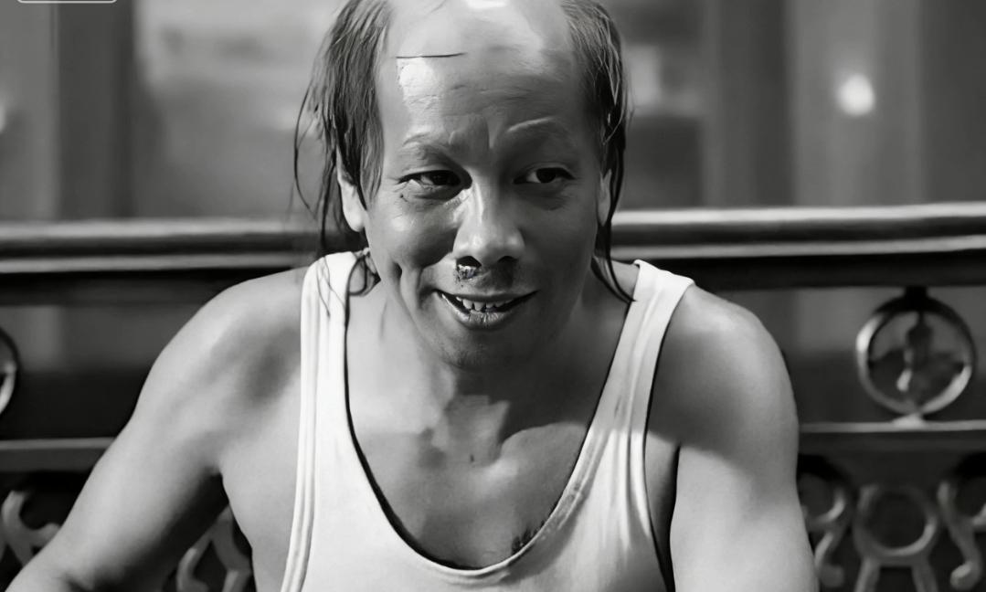 谁能想到？火云邪神梁小龙走了！刚刚刷到梁小龙离世的消息，我手里的烟都掉地上了