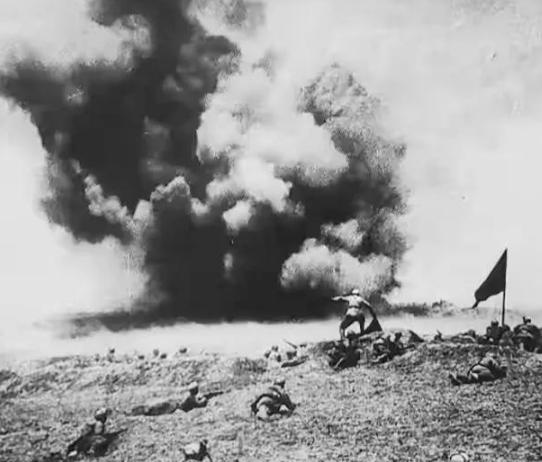 1949年7月28日，马家军骑兵第14旅旅长马成贤正用望远镜观察山下动静，他不知