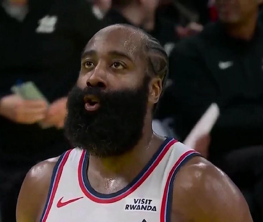 25场比赛打完！！！快船各项数据目前在联盟的排名！！！场均出手：84.2次（