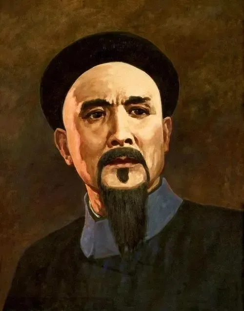 1845年，林则徐路过长沙，文武百官在码头迎接，左宗棠挤到跳板前，站在身后的一位