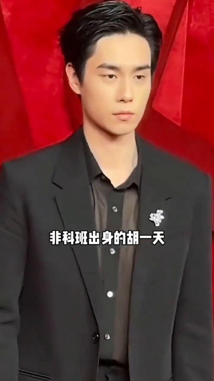 爱的热爱的演员/今昔。谁能想到时隔6年后再看《亲爱的，热爱的》四大主演，如今人