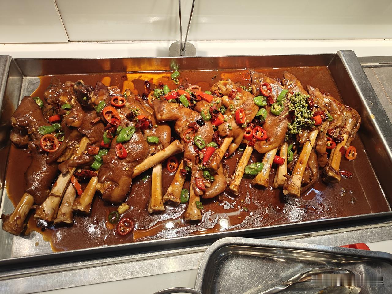 一个中年男人下班后99块钱的快乐！这段时间浑身疼，下班以后，到家拿上浴服就直