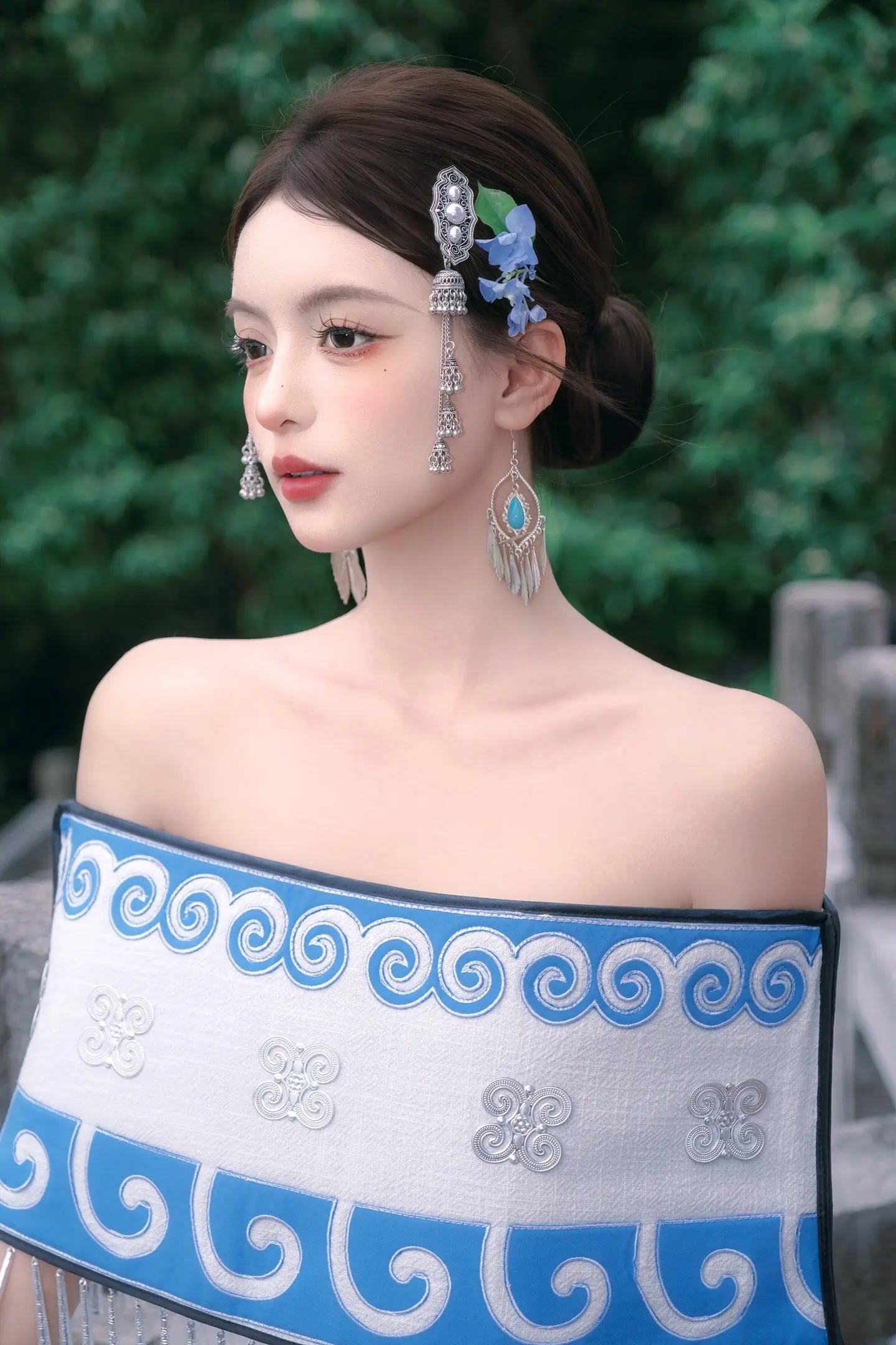 彝族少女妆造这么绝吗丨阳朔写真