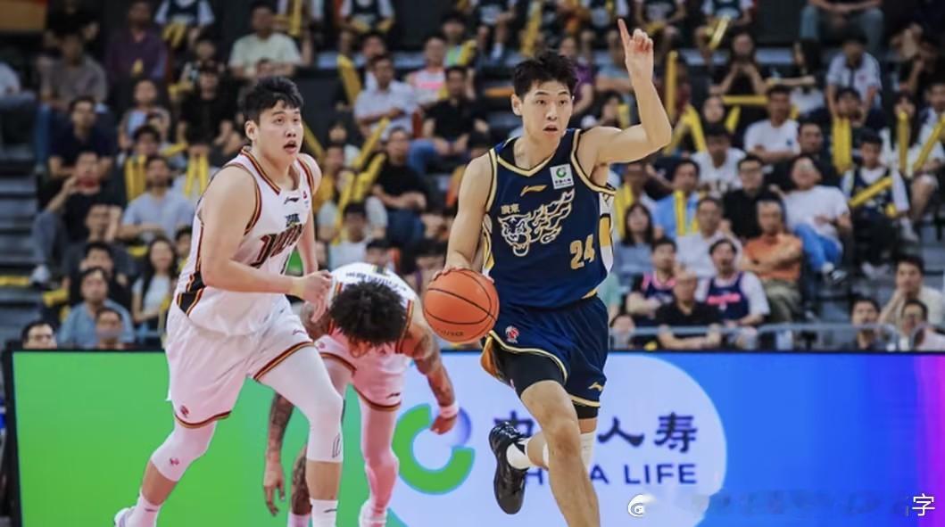 崔永熙在第二阶段复出，一直都没有稳定的出场时间。我认为做的挺好的伤愈复出。尽管表