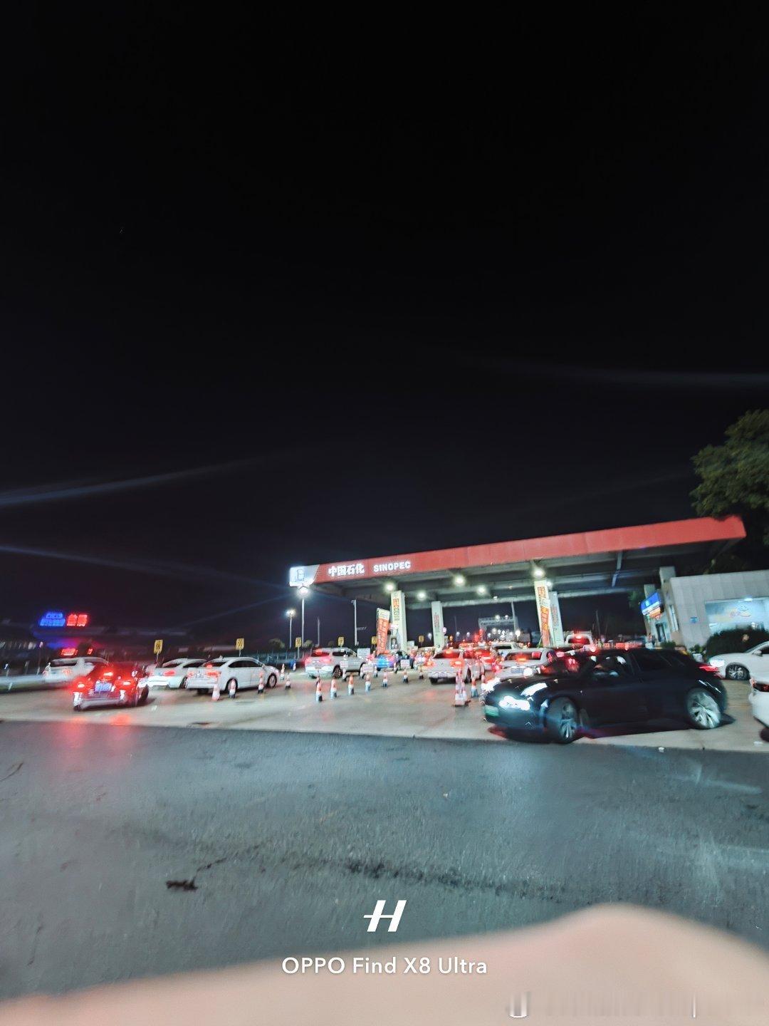 这就是目前高速服务区，各种补能情况的差距