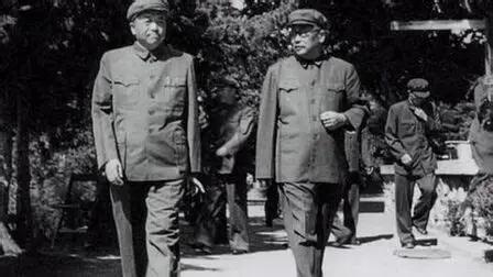1940年，桂林街头，下午三点一刻。时任八路军桂林办事处处长的李克农，一