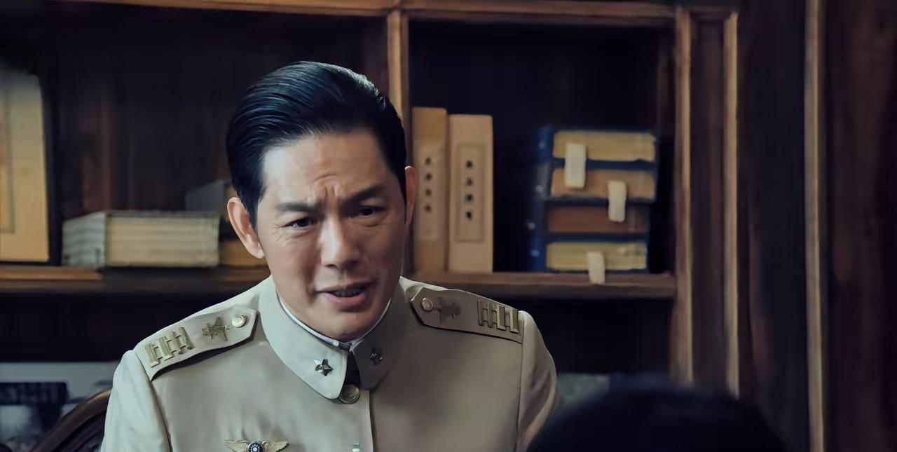 追剧《沉默的荣耀》饰演周至柔的这演员不知道叫什么名字，他演绎得非常精彩！