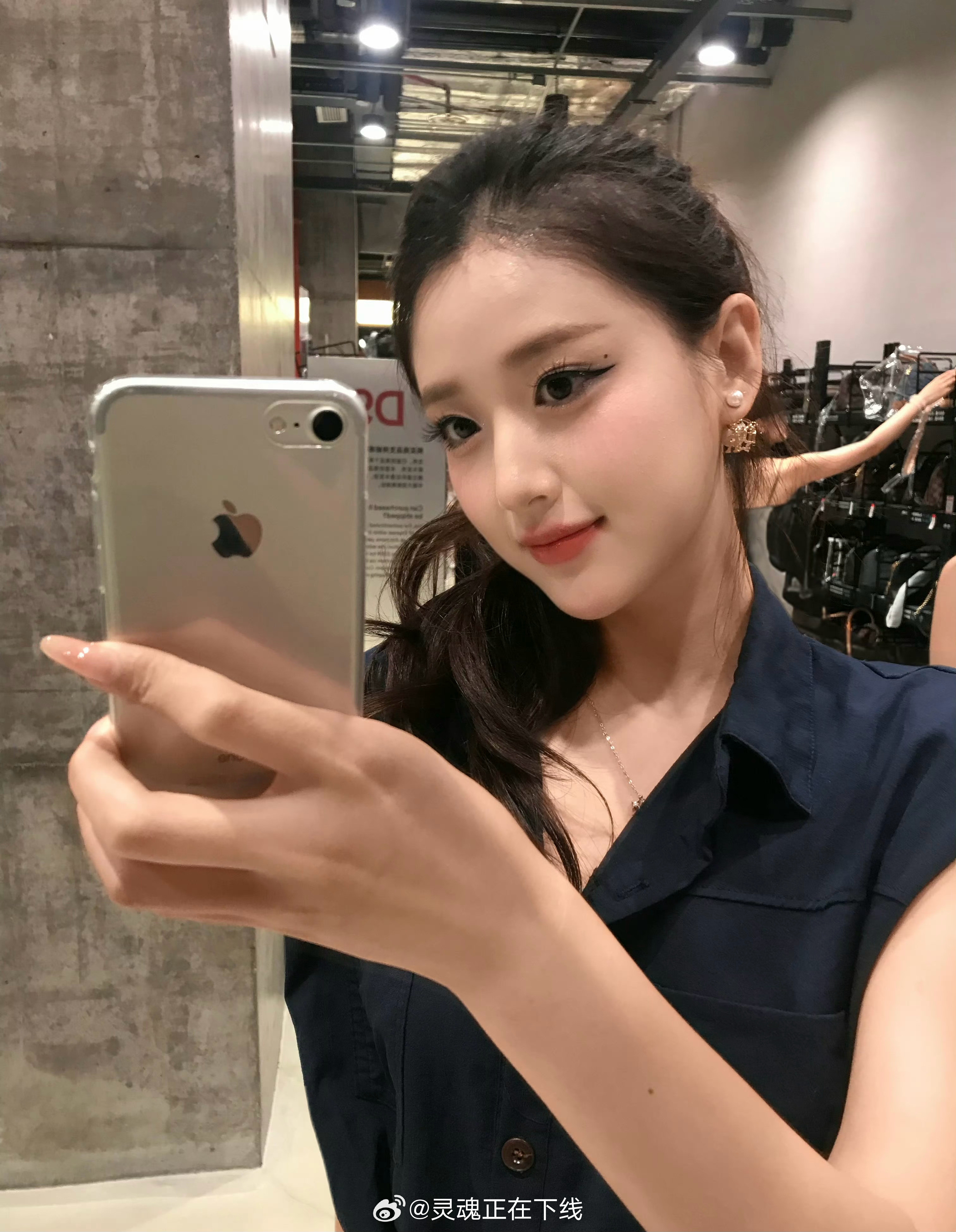 还是以前的home键iPhone有意思。
