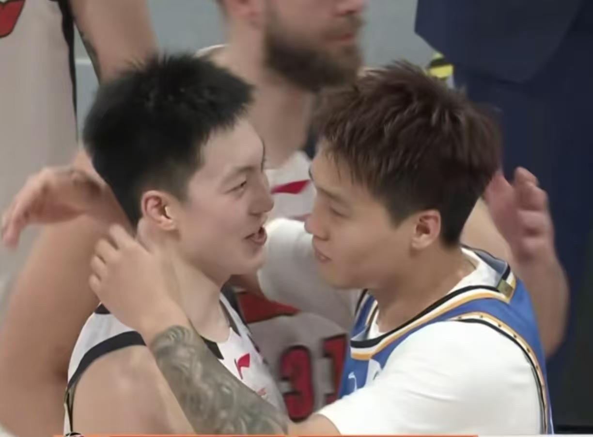广东、辽宁、北京山西等几支球队，各有两名食之无味弃之可惜的球员：1，广东队——