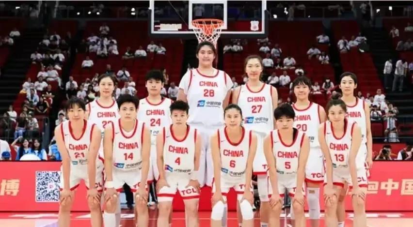 打个锤子！中国女篮124-57大胜波黑女篮，看看数据谁才是赢球的最大功臣:1、
