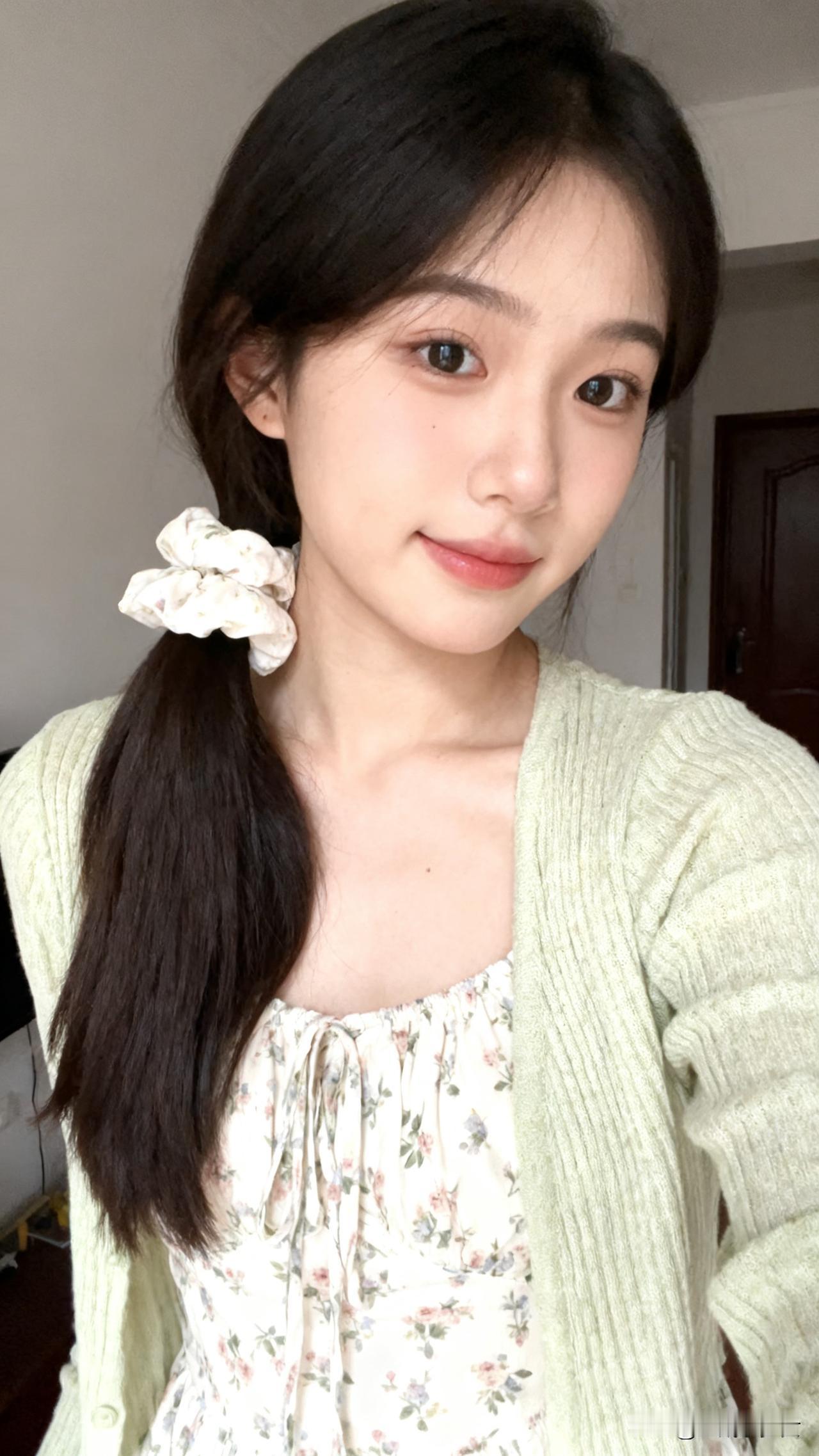 青春无敌美少女，气质温婉自然清新美少女